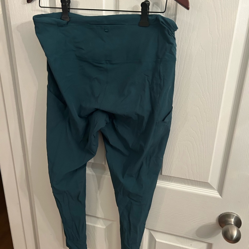 MEC pull in capris quick drying - Picture 3 of 4
